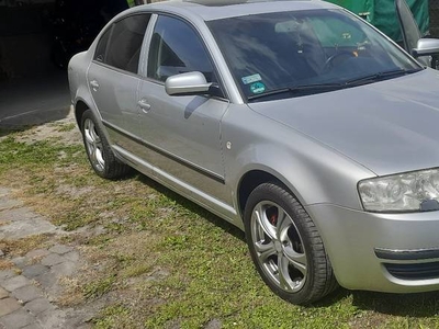 Skoda superb 2.8 bezyna