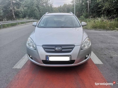 Sprzedam Kia Ceed 2.0 Benzyna z roku 2008 zadbana fajnie wyposażona bez kor