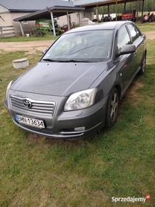 Sprzedam toyotę Avensis