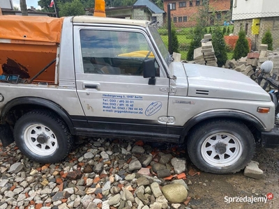 Suzuki Samurai odśnieżarka i posypywarka