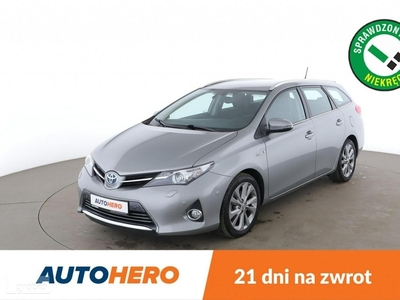 Toyota Auris II navi, klima auto, półskóra, kamera i czujniki parkowania, grzane fot