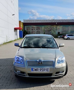 Toyota Avensis 2.0 benzyna super stan