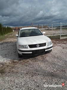 VW Passat 1.9 tdi ex polizei auto