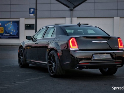 Chrysler 300C Platinum V8 5.7 Hemi jedyne 4.795km Faktura Leasing