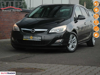 Opel Astra 1.4 benzyna 120 KM 2013r. (Mysłowice)