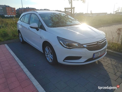 Opel astra 1.6 oszczedny 2017 rok nowy hak