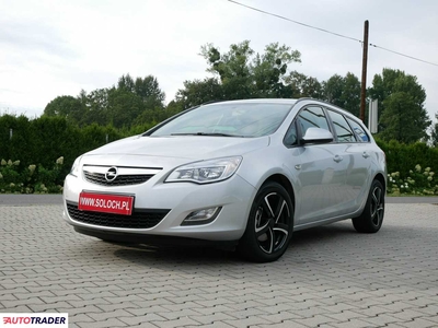 Opel Astra 1.7 diesel 110 KM 2011r. (Goczałkowice-Zdrój)