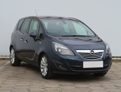 Opel Meriva B , Skóra, Klima, Tempomat, Parktronic, Podgrzewane siedzienia