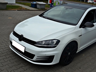 Volkswagen Golf VII