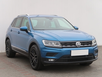 Volkswagen Tiguan , Salon Polska, DSG, Navi, Klimatronic, Tempomat, Parktronic,