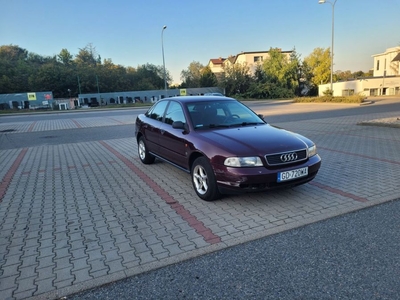 Audi A4 1.6 benzyna. Sprawny. Oc do czerwca 2025 P