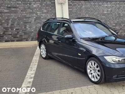 BMW Seria 3 325xi Touring