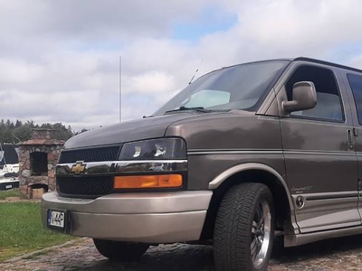 chevrolet express 5,3 v8 300KM