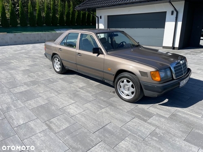 Mercedes-Benz W124 (1984-1993)