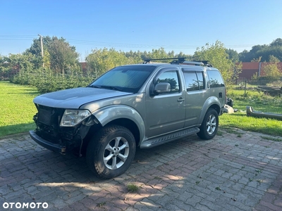 Nissan Pathfinder 2.5 D SE