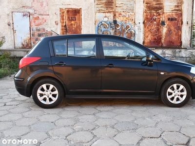 Nissan Tiida 1.8 acenta