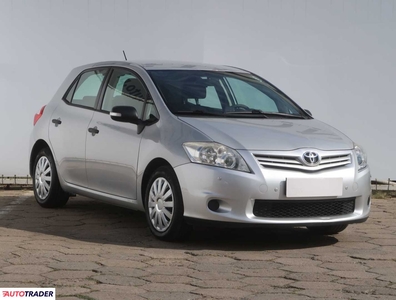 Toyota Auris 1.6 130 KM 2011r. (Piaseczno)