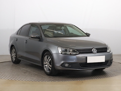 Volkswagen Jetta VI , Salon Polska, Klimatronic, Tempomat, Parktronic