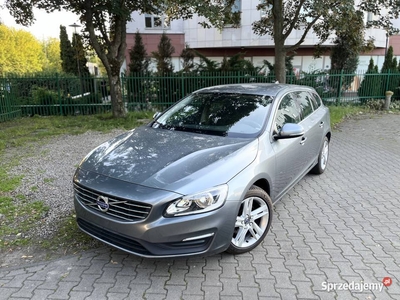 Volvo V60 2016r lift D2 2.0 pierwszy właściciel