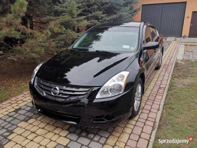 Nissan altima hybrid 2.5b 201KM 2010r ekonomiczny i wygodny