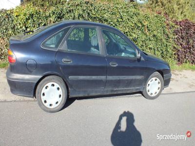 Renault Laguna 1 silnik 1,9dti tylko na części sanki wózek