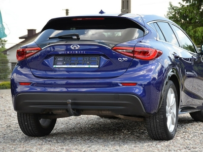 Infiniti Q30