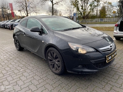 Opel Astra J GTC - klimatronik, Parktronik, NAVI