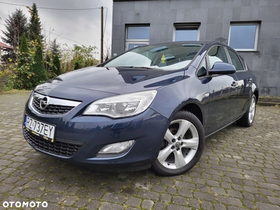 Opel Astra J Hatchback 5d 1.6 Twinport ECOTEC 115KM 2009