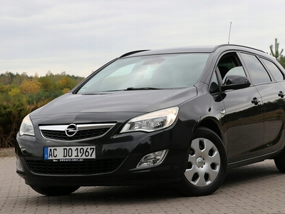 Opel Astra J Sports Tourer 1.6 Twinport ECOTEC 115KM 2011