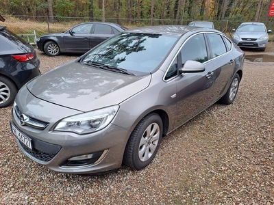 Opel Astra J