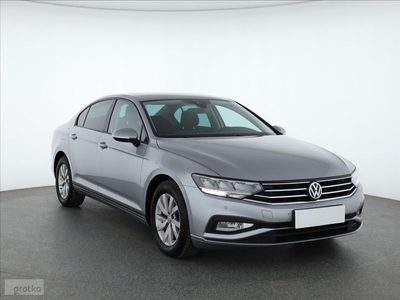 Volkswagen Passat B8 , Salon Polska, 1. Właściciel, Automat, VAT 23%, Klimatronic,