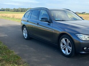 BMW Seria 3 318d Sport Line