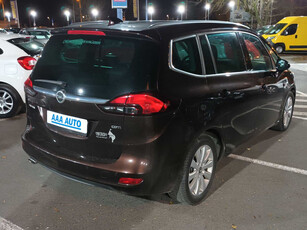 Opel Zafira 2016 2.0 CDTI 167902km Samochody Rodzinne