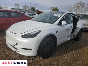 Tesla Model Y benzyna 2024r. (ELGIN)