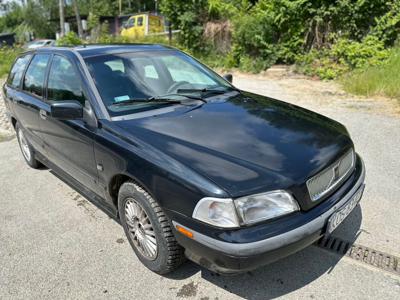 Używane Volvo V40 - 1 950 PLN, 258 000 km, 1998