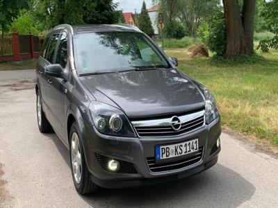 Używane Opel Astra - 17 900 PLN, 177 000 km, 2009