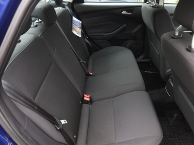 Ford Focus 2017 1.6 i 74136km ABS klimatyzacja manualna