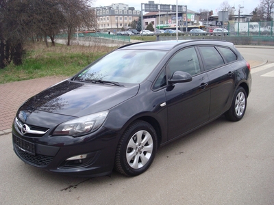 Opel Astra J Sports Tourer Facelifting 1.4 Turbo ECOTEC 140KM 2015