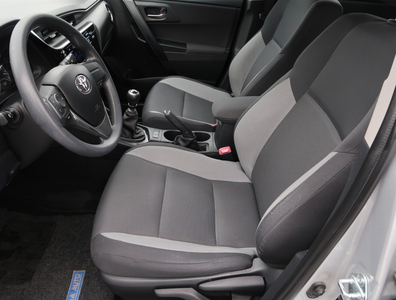 Toyota Auris 2015 1.3 Dual VVT