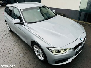 BMW Seria 3 318d Touring Sport Line