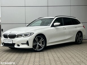 BMW Seria 3 330i xDrive Luxury Line sport