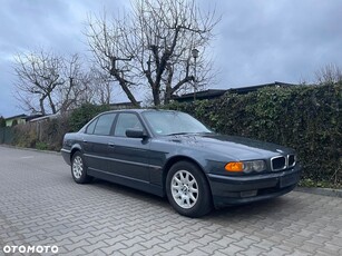 BMW Seria 7 735i L