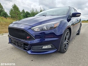 Ford Focus 2.0 EcoBoost ST mit Leder-Sport-Paket