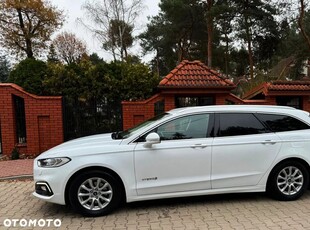 Ford Mondeo 2.0 Hybrid Titanium