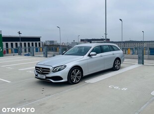 Mercedes-Benz Klasa E 220 d T 9G-TRONIC