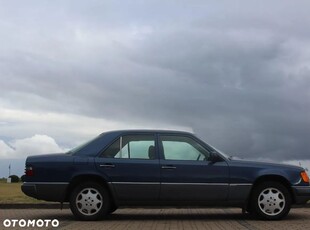 Mercedes-Benz W124 (1984-1993)