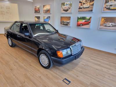 Używane Mercedes-Benz Klasa E - 66 000 PLN, 109 500 km, 1989