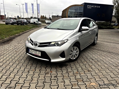 Toyota Auris II Touring Sports D-4D 90 90KM 2014