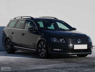 Volkswagen Passat B7 1. Właściciel, Navi, Xenon, Bi-Xenon, Klimatronic, Tempomat,