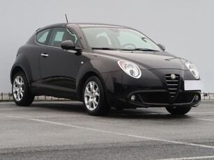 Alfa Romeo MiTo , Skóra, Klima, Parktronic, Podgrzewane siedzienia